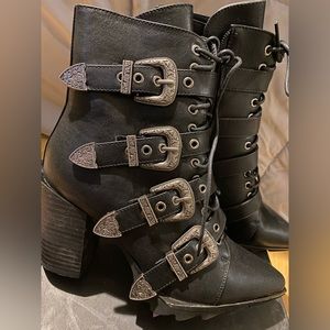 Brand new Lamoda booties